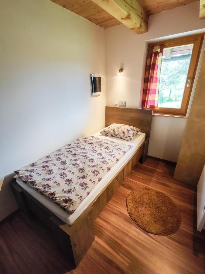 Silent Orchard Villa Naklo Eksteriør billede
