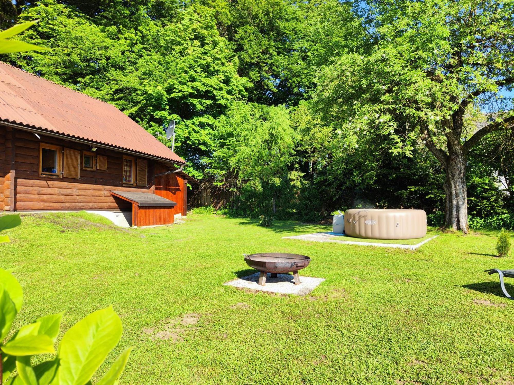Silent Orchard Villa Naklo Eksteriør billede