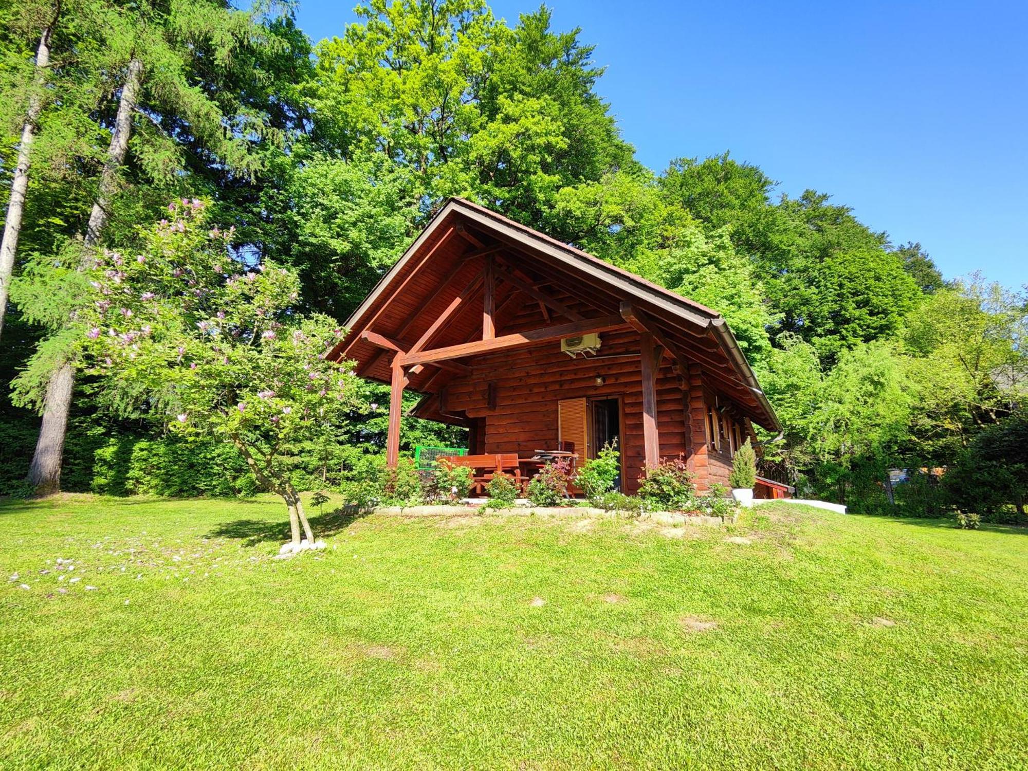 Silent Orchard Villa Naklo Eksteriør billede