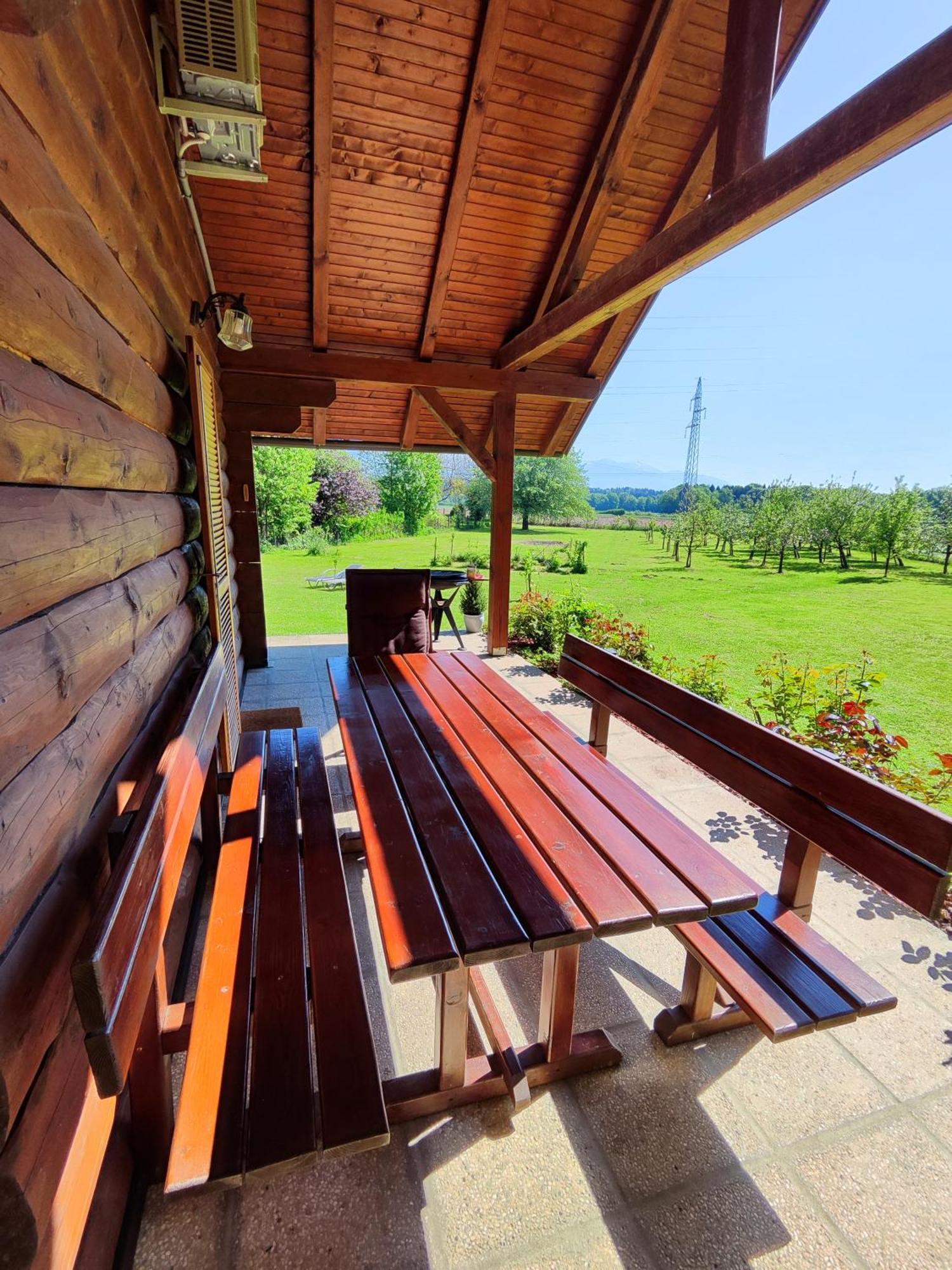 Silent Orchard Villa Naklo Eksteriør billede
