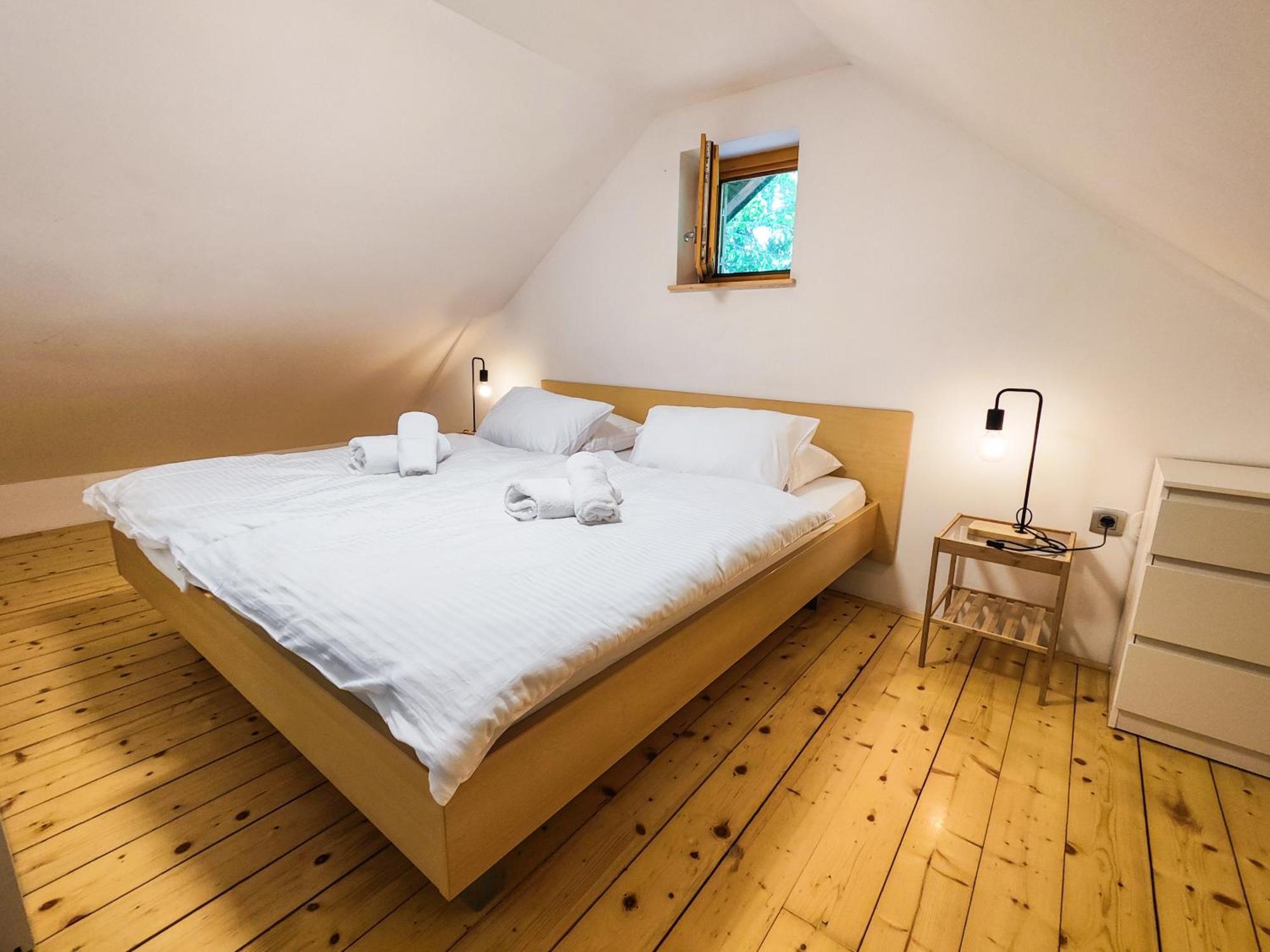 Silent Orchard Villa Naklo Eksteriør billede